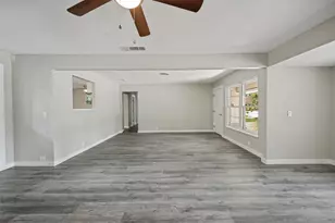1305 W Lavender Ln, Arlington, TX 76013 - Photo 8