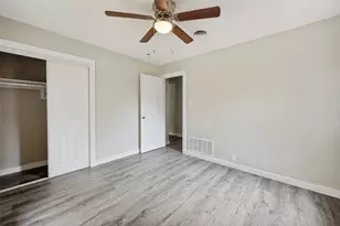 1305 W Lavender Ln, Arlington, TX 76013 - Photo 16