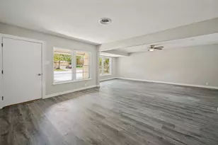 1305 W Lavender Ln, Arlington, TX 76013 - Photo 4
