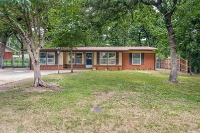 1305 W Lavender Lane, Arlington, TX 76013 - Photo 1