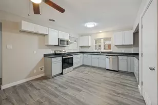 1305 W Lavender Ln, Arlington, TX 76013 - Photo 10