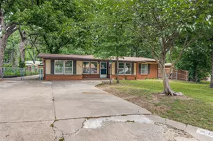 1305 W Lavender Ln, Arlington, TX 76013 - Photo 2