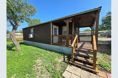 205 W Travis Street, Karnes City, TX 78118 - Photo 1