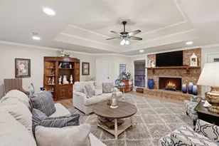 121 Hollie Cir, Sulphur Springs, TX 75482 - Photo 2