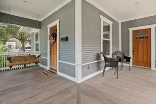 630 N Edgefield Ave, Dallas, TX 75208 - Photo 2