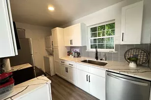 809 W Broadus Ave, Fort Worth, TX 76115 - Photo 2