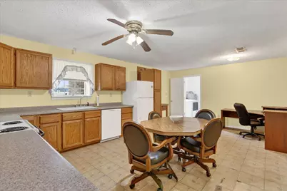 1092 W Highway 199, Springtown, TX 76082 - Photo 12