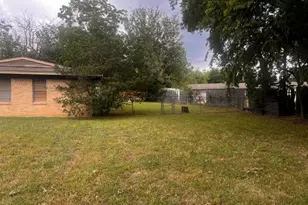 7904 Lazy Lane Rd, North Richland Hills, TX 76180 - Photo 4