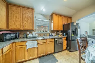14609 Little Anne Dr, Little Elm, TX 75068 - Photo 6