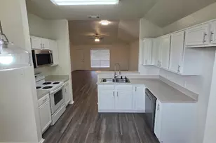 2858 St Thomas Ln, Lancaster, TX 75146 - Photo 6