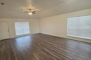 2858 St Thomas Ln, Lancaster, TX 75146 - Photo 4