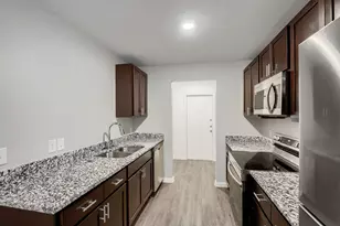 824 E Pecan Ave, Waco, TX 76704 - Photo 6