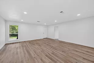 7411 Schepps Pkwy, Dallas, TX 75217 - Photo 4