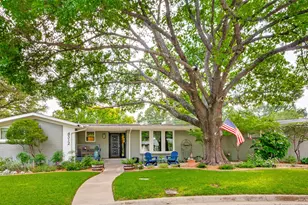 4312 Warnock Ct, Fort Worth, TX 76109 - Photo 2