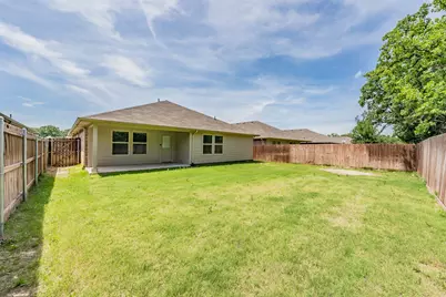 304 Abingdon Street, Azle, TX 76020 - Photo 38
