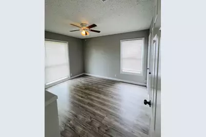 1026 SW 3rd Street, Grand Prairie, TX 75051 - Photo 14