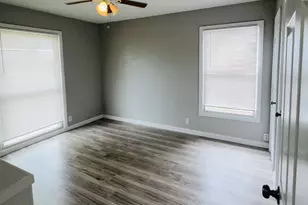 1026 SW 3rd St, Grand Prairie, TX 75051 - Photo 14