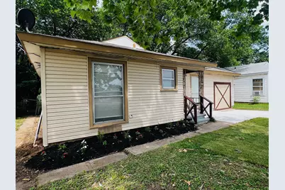 1026 SW 3rd Street, Grand Prairie, TX 75051 - Photo 2