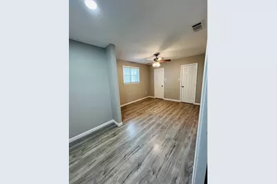 1026 SW 3rd Street, Grand Prairie, TX 75051 - Photo 16