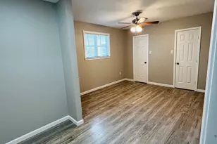 1026 SW 3rd St, Grand Prairie, TX 75051 - Photo 16