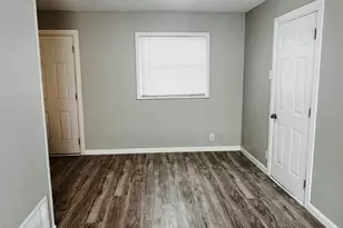 1026 SW 3rd St, Grand Prairie, TX 75051 - Photo 6