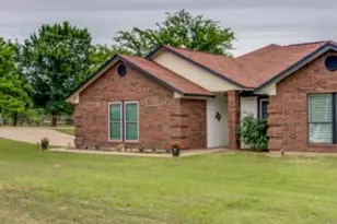 2648 Shadow Ridge Dr, Burleson, TX 76028 - Photo 1