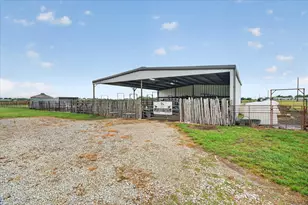 19001 N County Line Rd, Ponder, TX 76259 - Photo 34