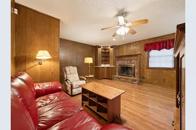 3818 Twin Falls Street, Irving, TX 75062 - Photo 8