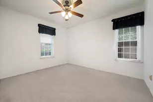 3818 Twin Falls St, Irving, TX 75062 - Photo 18