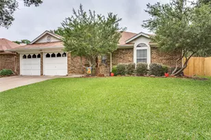 6804 Ritter Ln, Fort Worth, TX 76137 - Photo 2