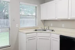 3921 Huckleberry Dr, Fort Worth, TX 76137 - Photo 16