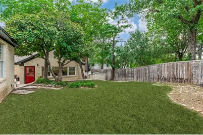 702 N Hampton Road, Dallas, TX 75208 - Photo 34