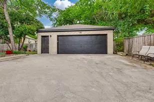 702 N Hampton Rd, Dallas, TX 75208 - Photo 32