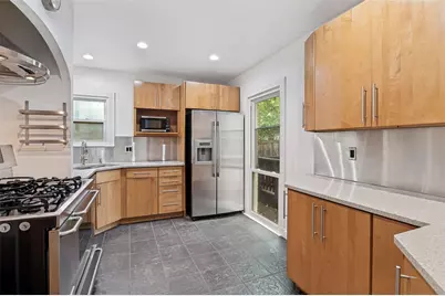 702 N Hampton Road, Dallas, TX 75208 - Photo 16