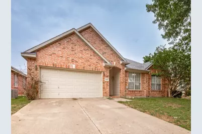 2806 Cheshire Way, Grand Prairie, TX 75052 - Photo 10