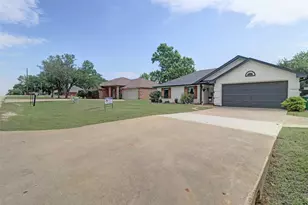 550 N Main St, Joshua, TX 76058 - Photo 2