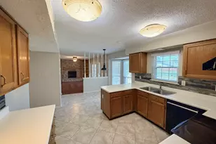 6801 Greenspring Dr, Arlington, TX 76016 - Photo 10
