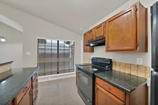 6080 Dooley Dr, The Colony, TX 75056 - Photo 12