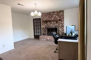 404 Montgomery St, Pittsburg, TX 75686 - Photo 2