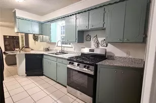404 Montgomery St, Pittsburg, TX 75686 - Photo 10