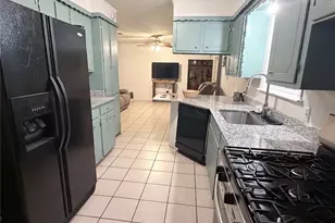 404 Montgomery St, Pittsburg, TX 75686 - Photo 8