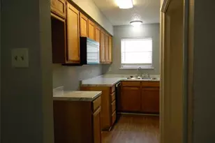 2040 Minnie Dr, Arlington, TX 76012 - Photo 6
