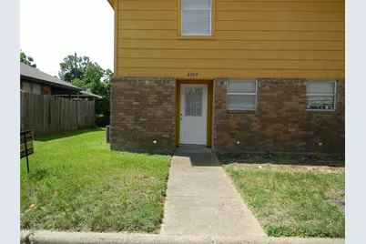 2040 Minnie Drive, Arlington, TX 76012 - Photo 2