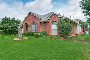 1461 St Gallen Ln, Lewisville, TX 75067 - Photo 2