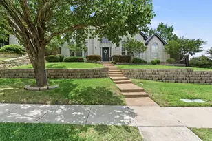 2013 Le Mans Dr, Carrollton, TX 75006 - Photo 2