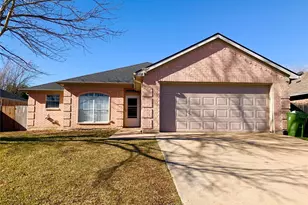 6808 W Lynn Creek Dr, Arlington, TX 76001 - Photo 1