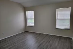 6808 W Lynn Creek Dr, Arlington, TX 76001 - Photo 6