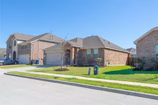 521 Sycamore Dr, Princeton, TX 75407 - Photo 2