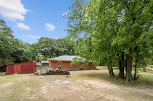 201 Admiral Dr, Gun Barrel City, TX 75156 - Photo 2