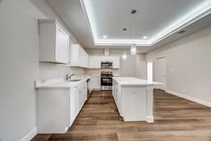 1704 Kings Ln, Commerce, TX 75428 - Photo 6